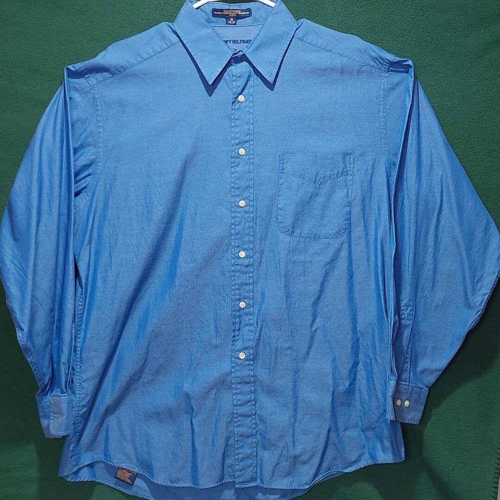 Tommy Hilfiger Men's Large 100% cotton blue long sleeve button up dress shirt
